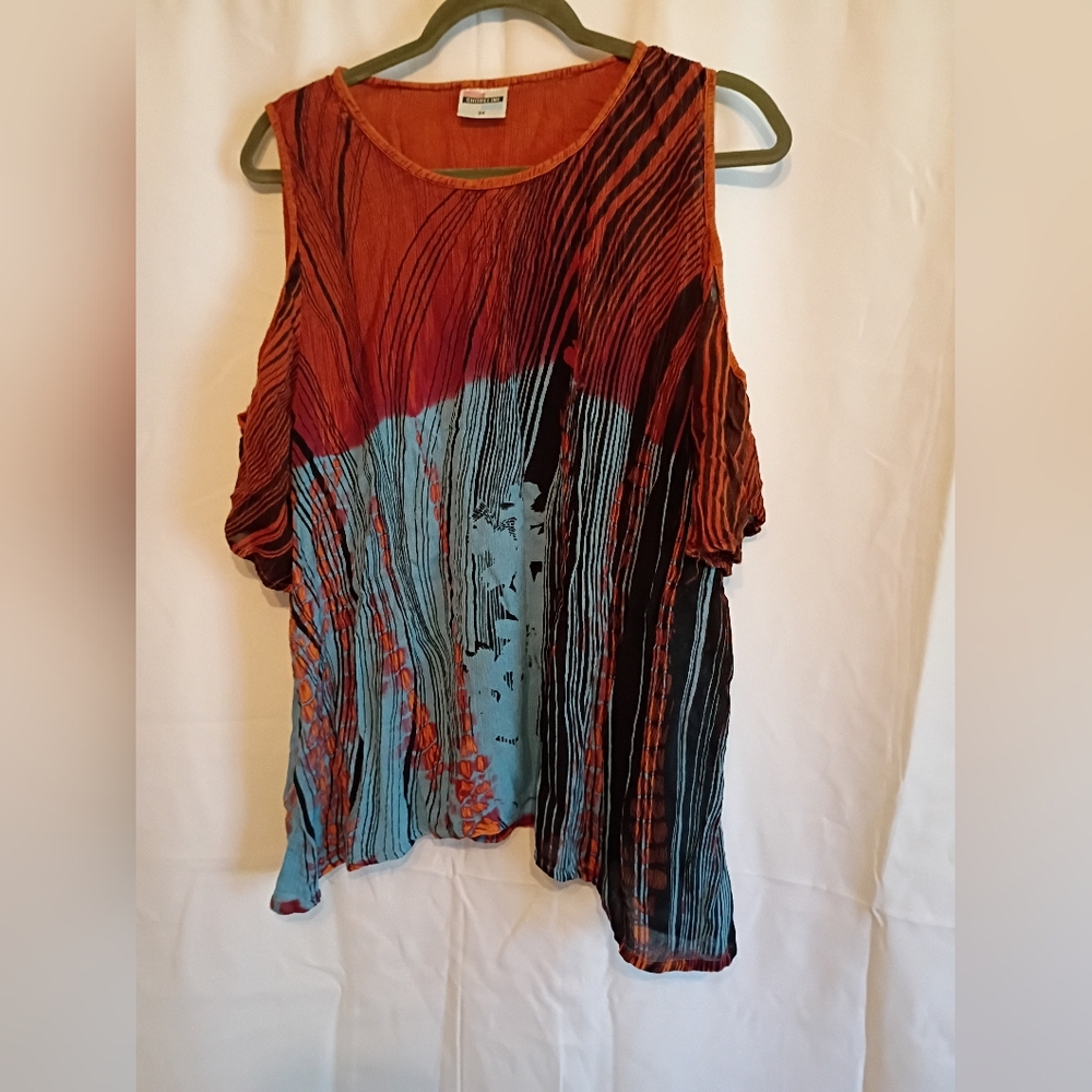 Shoreline Stylish Multicolor Women's Top Size 3x. Cold Shoulder.
